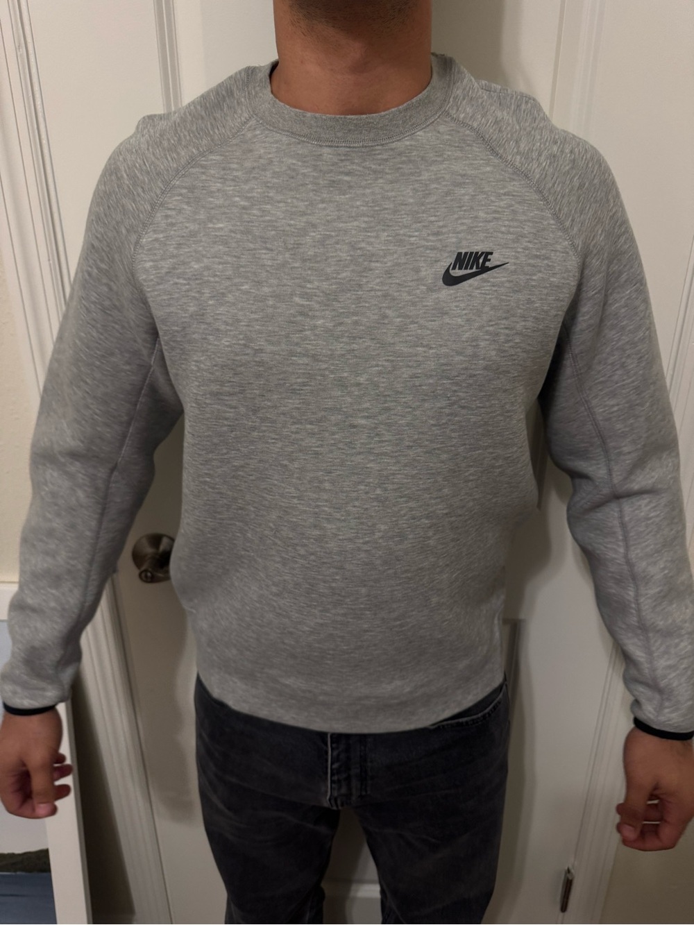 Nike Light Gray Men's Crewneck Sweatshirt with Chest Logo